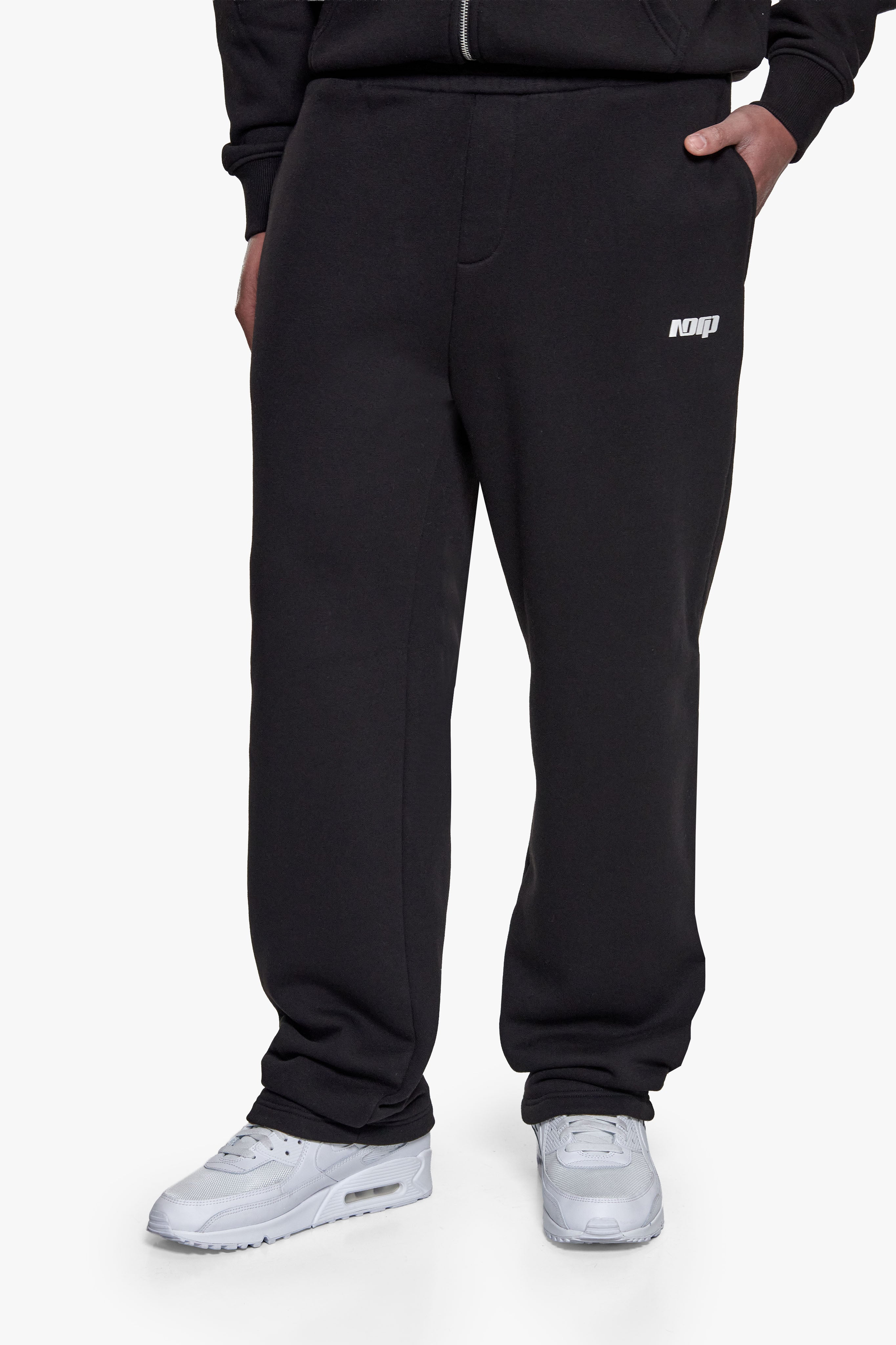 BASIC OPEN LEG JOGGER BLACK