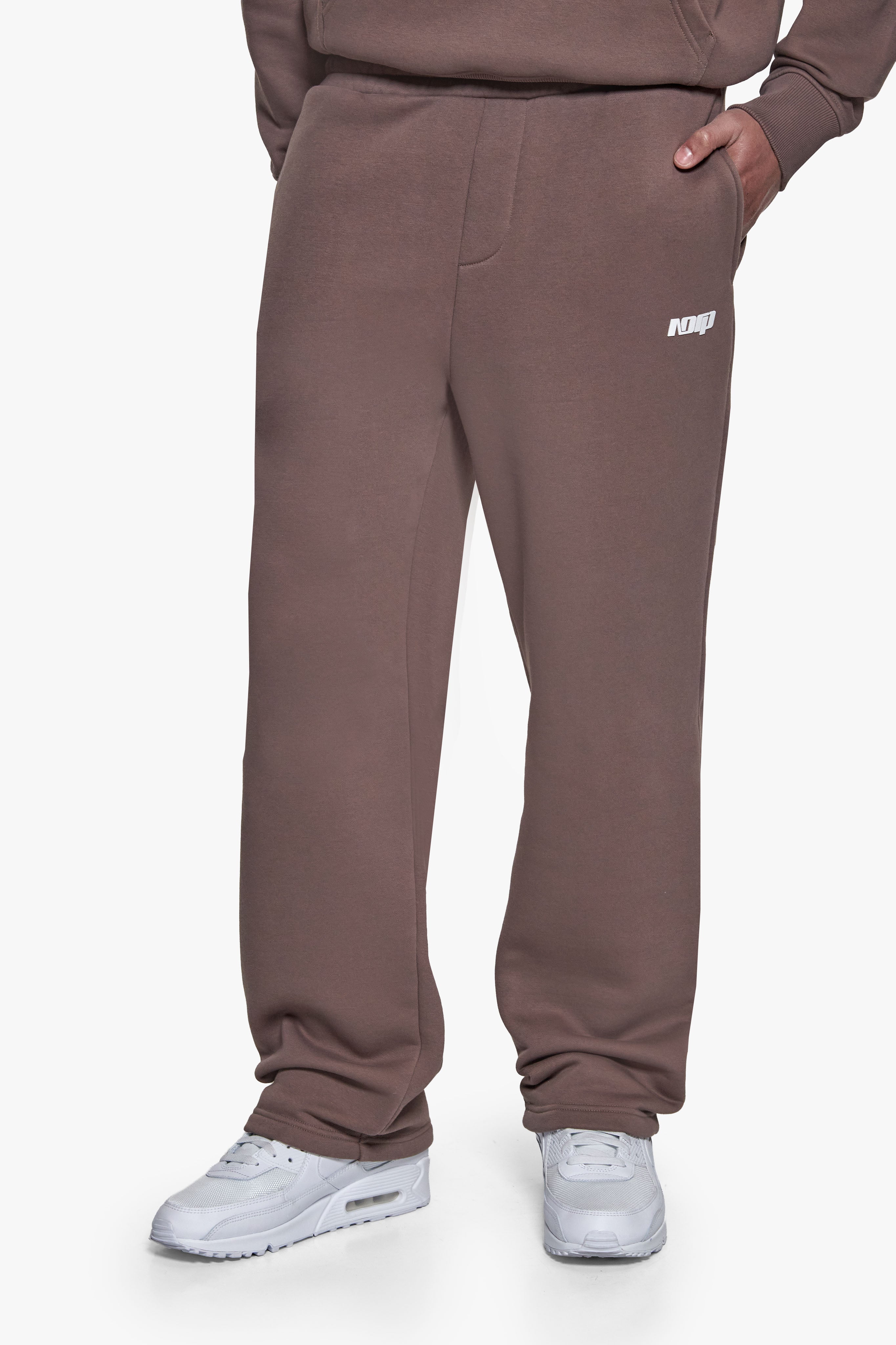 BASIC OPEN LEG JOGGER LIGHT BROWN
