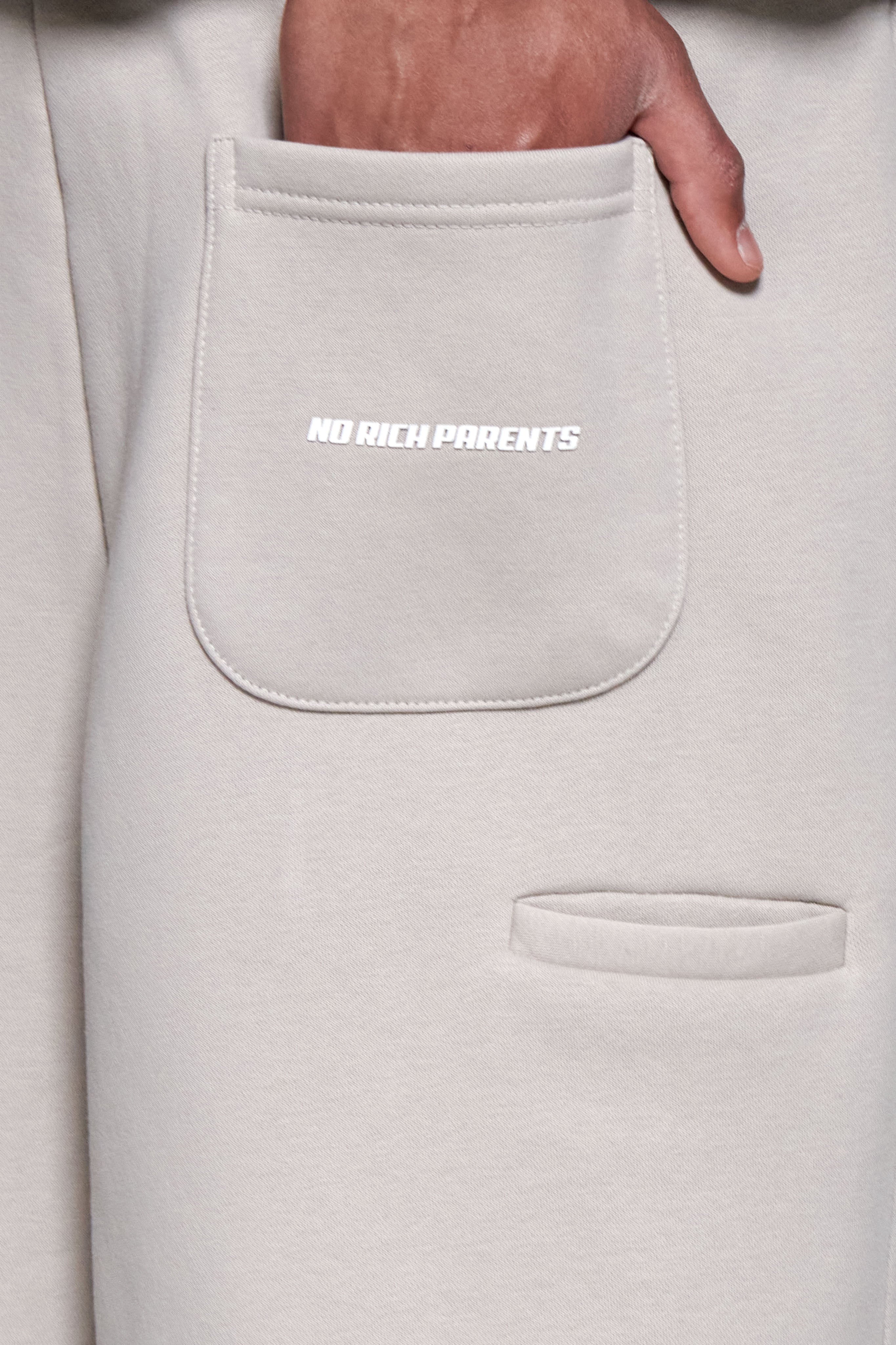 BASIC SWEAT SHORTS STONE