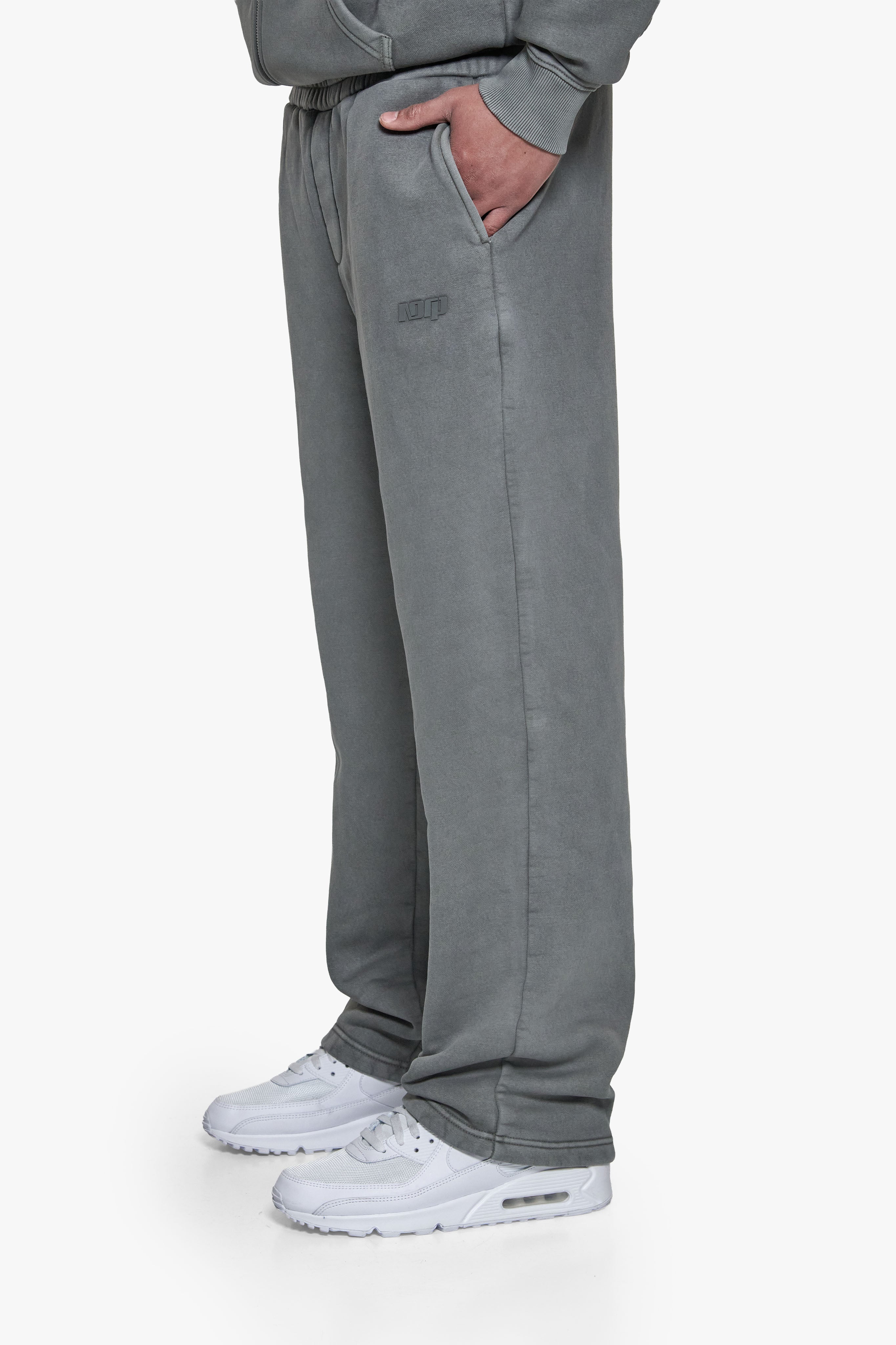 BASIC OPEN LEG JOGGER ACID WASHED GREY