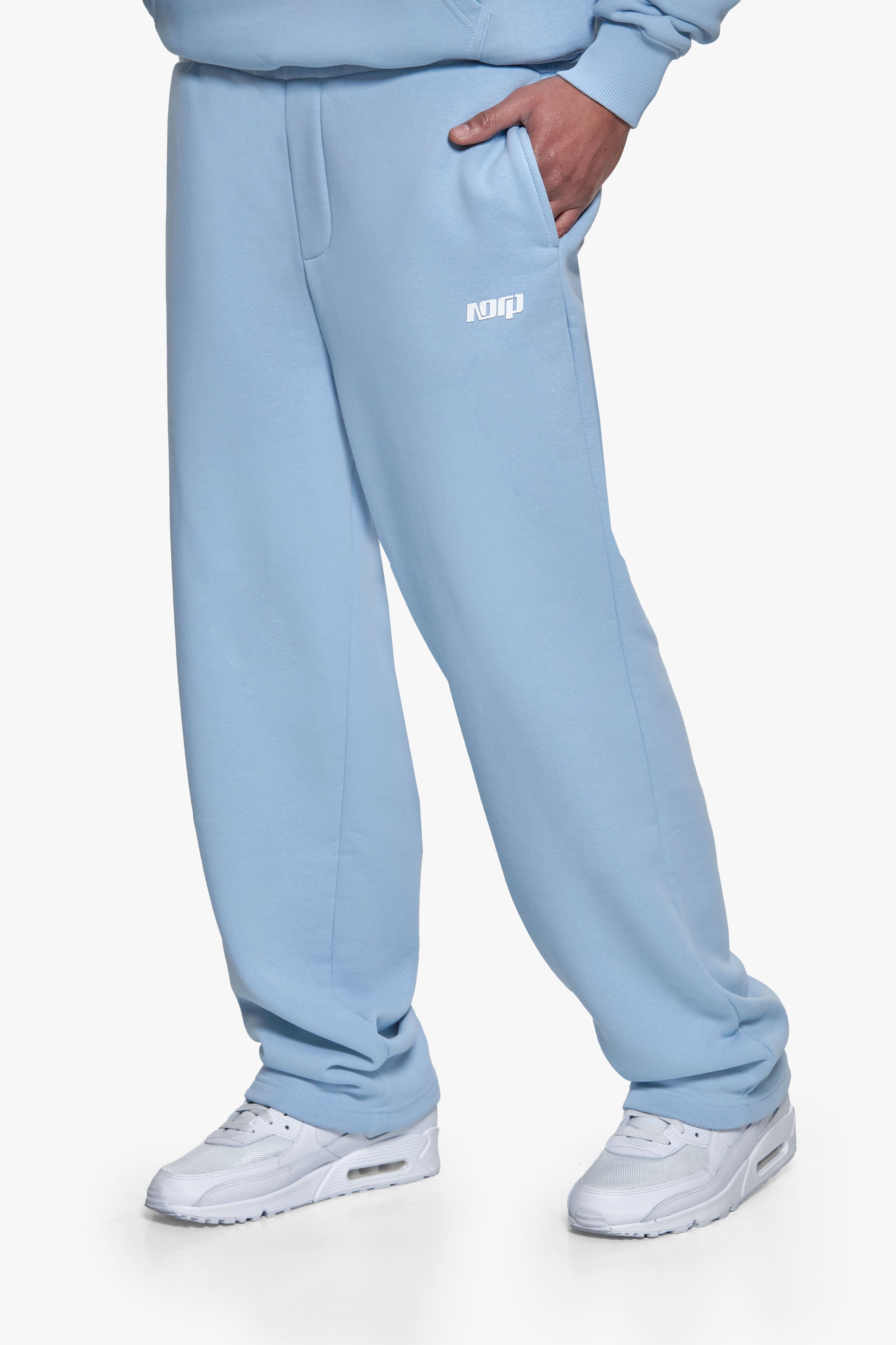 BASIC OPEN LEG JOGGER BABY BLUE
