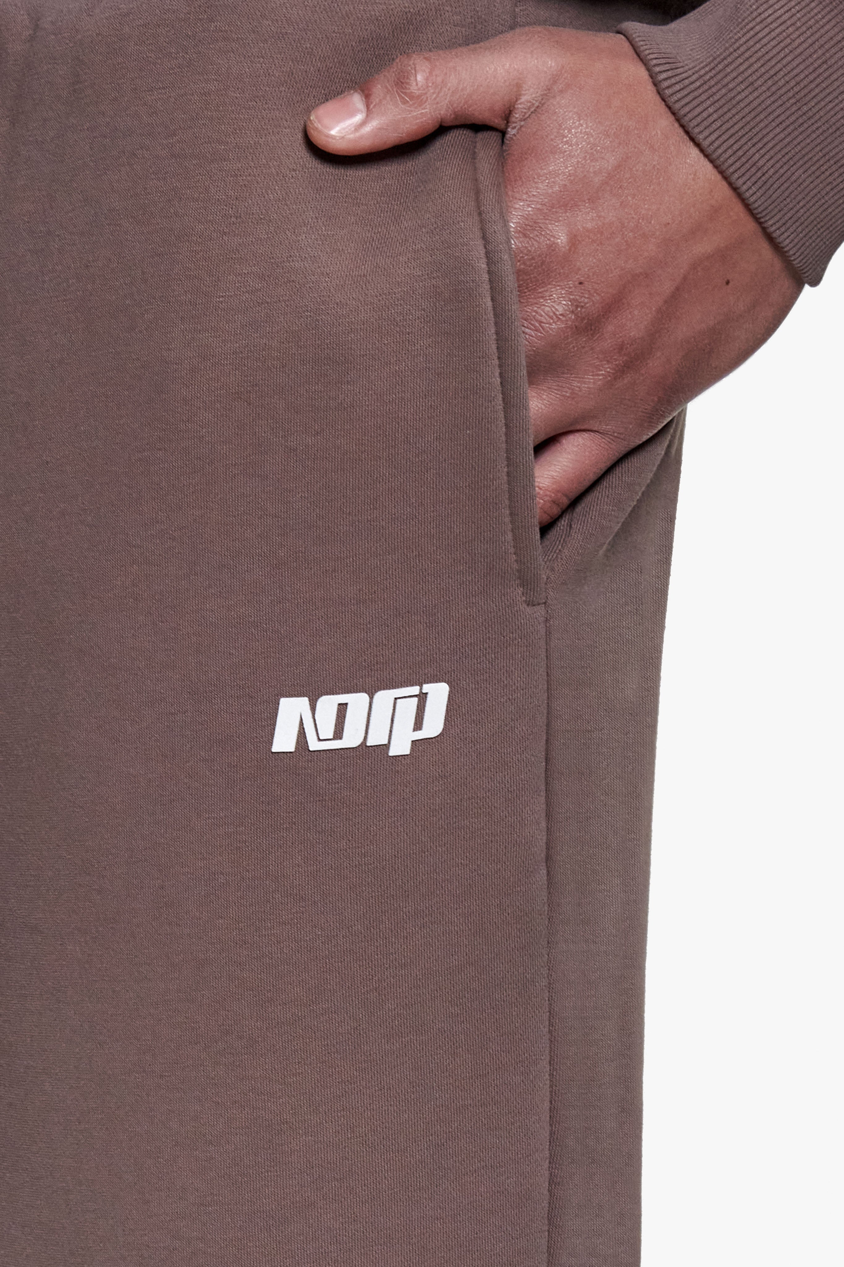 BASIC OPEN LEG JOGGER LIGHT BROWN