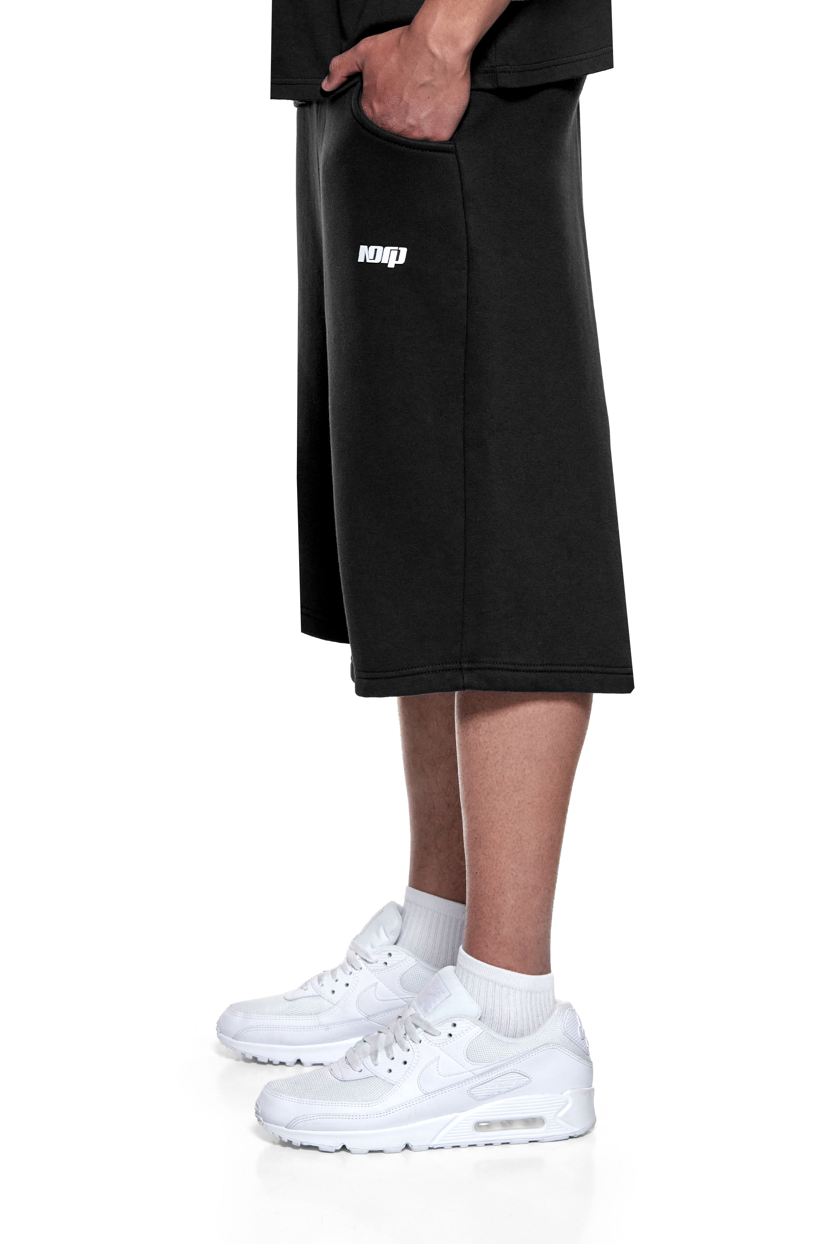BASIC SWEAT SHORTS BLACK